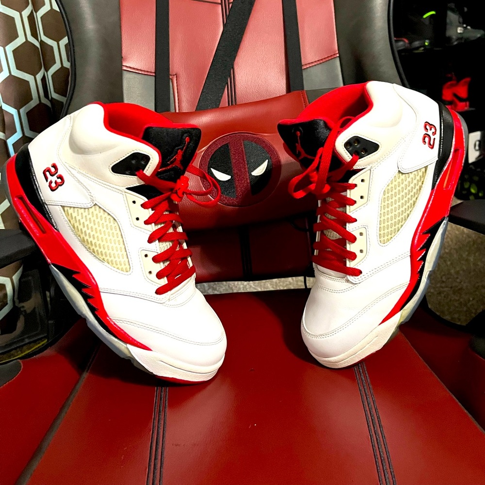 Jordan 5 fire red black tongue 2013